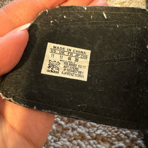 Men’s Adidas Slides size 11 - Picture 4 of 4